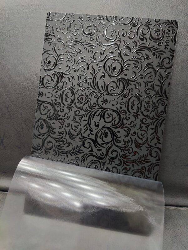SPS AH-102 4 Layer Black Embossed Mobile Skin SPS AH-102 4 Layer Black Embossed Mobile Skin